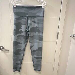 Arie: Camouflage High-Waisted Leggings